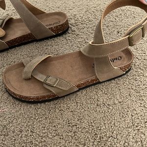 brown sandals size 8 never worn
